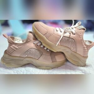 CUTE STEVE MADDEN Women's Sneakers in Blush Pink Size 5 (RUN BIG, THEY FIT 7.5)